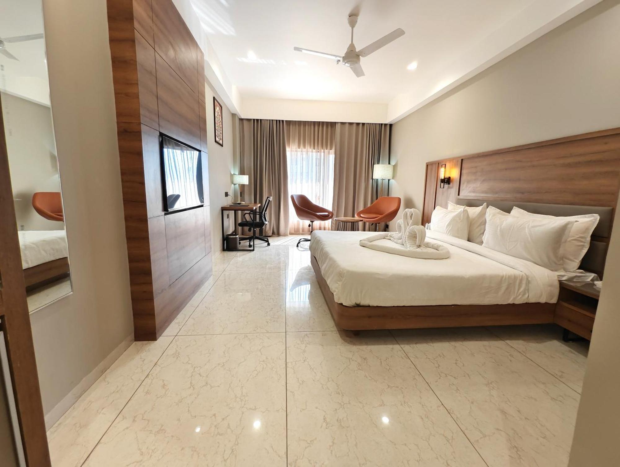 The Sky Imperial Hotel Kailash Jamnagar Ngoại thất bức ảnh