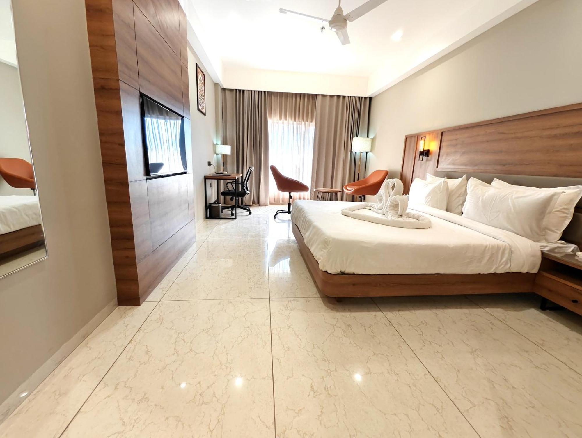 The Sky Imperial Hotel Kailash Jamnagar Ngoại thất bức ảnh