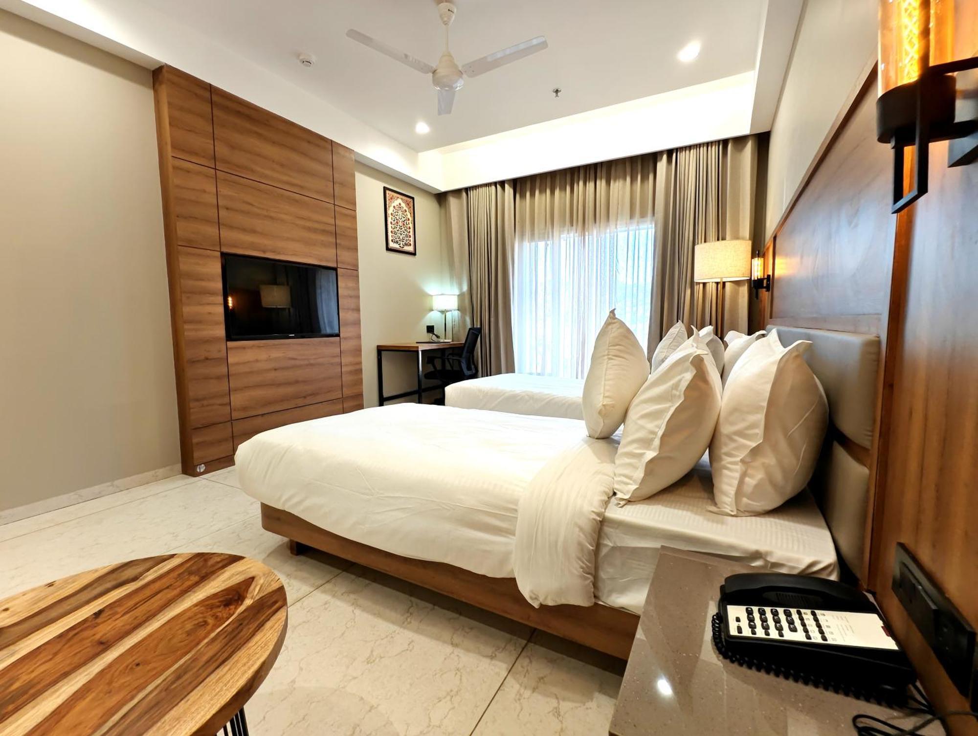 The Sky Imperial Hotel Kailash Jamnagar Ngoại thất bức ảnh