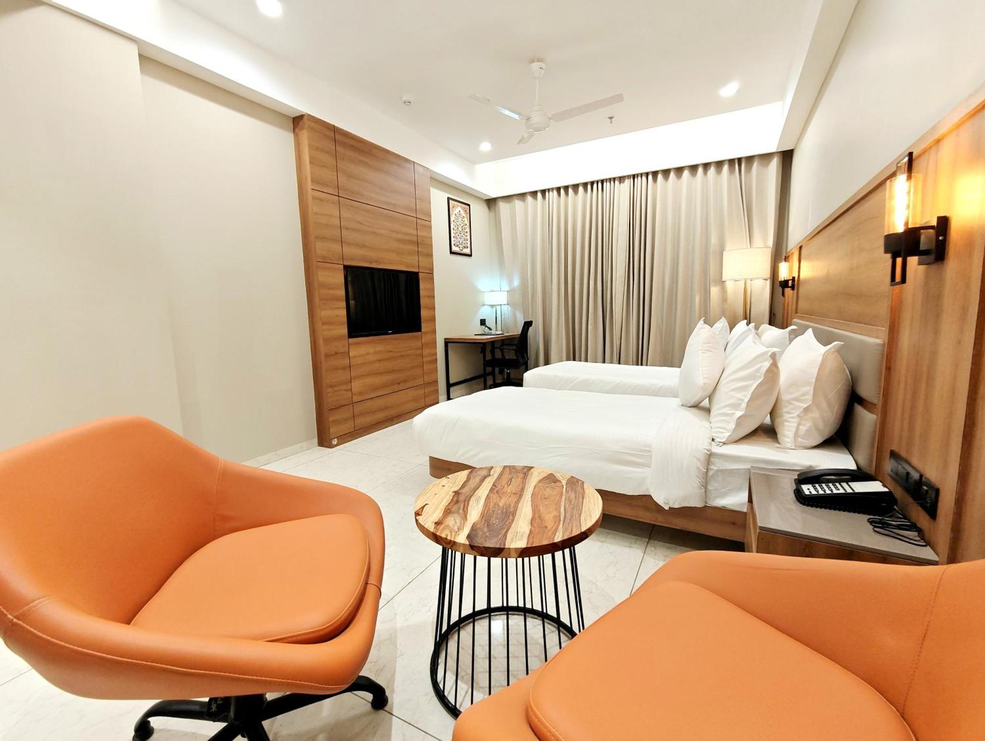 The Sky Imperial Hotel Kailash Jamnagar Ngoại thất bức ảnh