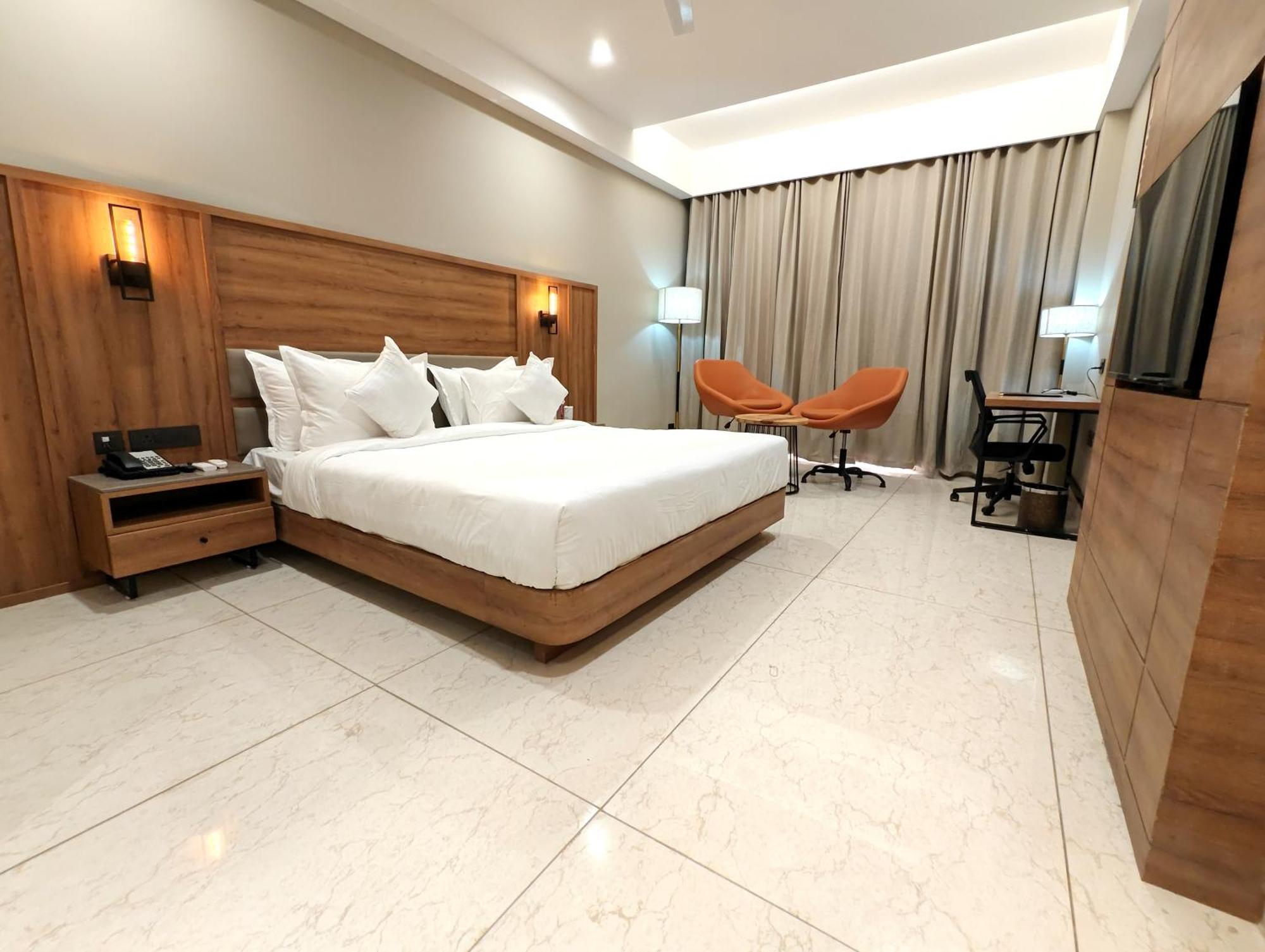 The Sky Imperial Hotel Kailash Jamnagar Ngoại thất bức ảnh
