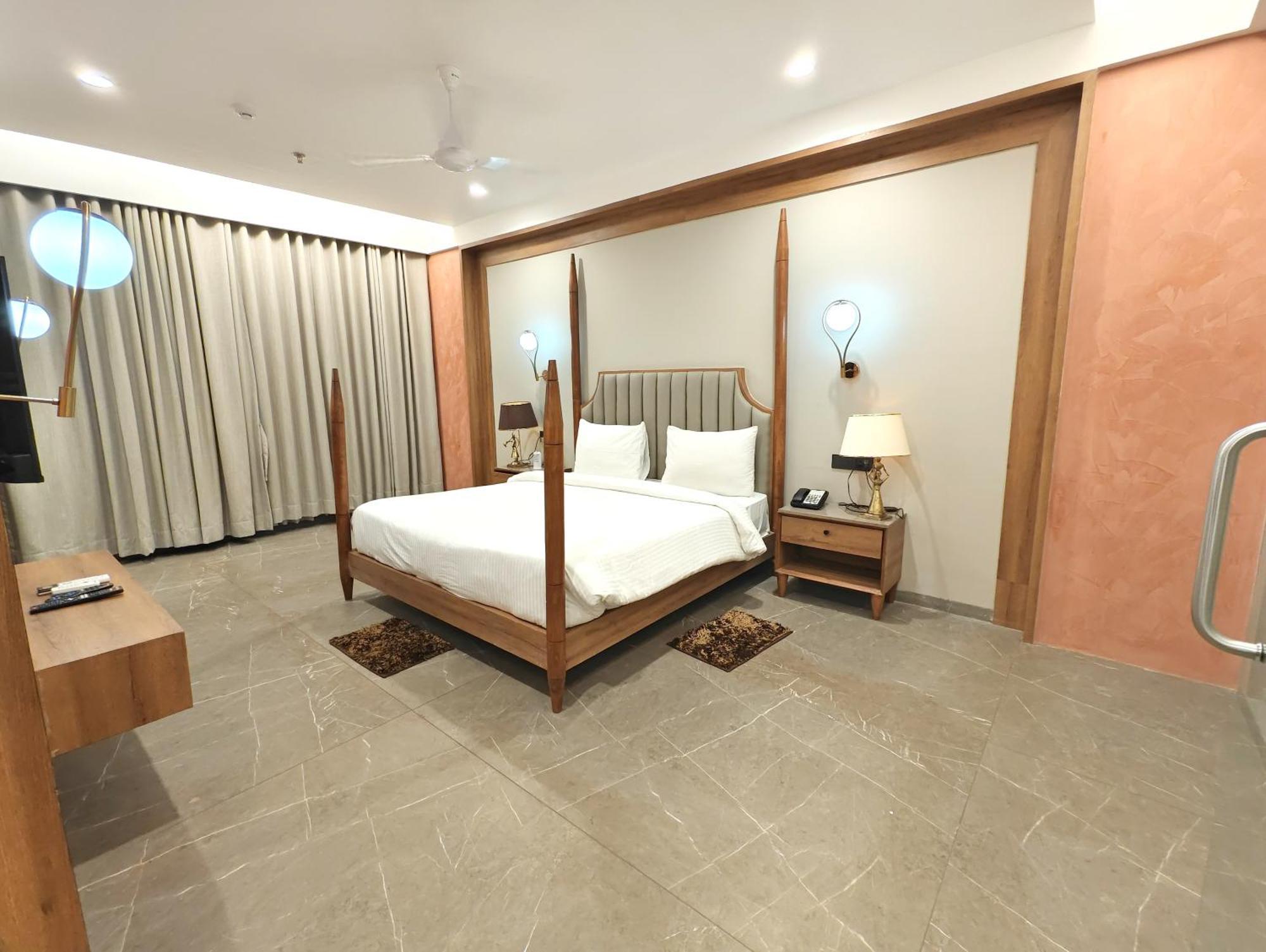 The Sky Imperial Hotel Kailash Jamnagar Ngoại thất bức ảnh