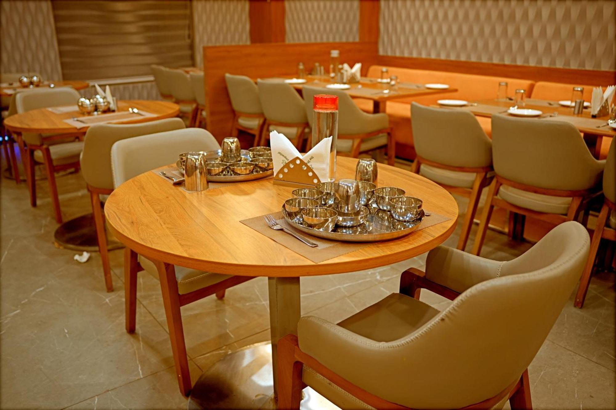 The Sky Imperial Hotel Kailash Jamnagar Ngoại thất bức ảnh