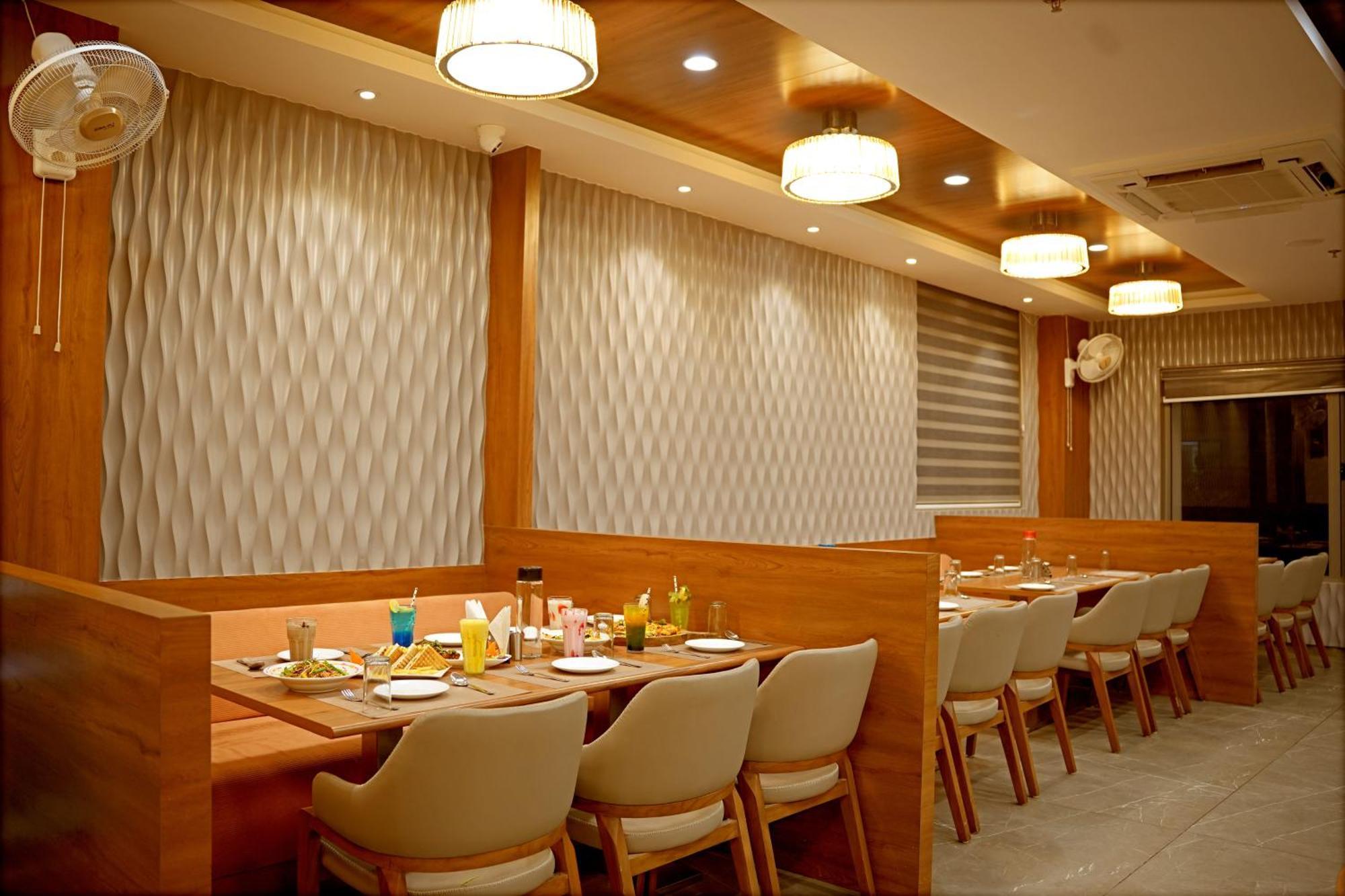 The Sky Imperial Hotel Kailash Jamnagar Ngoại thất bức ảnh