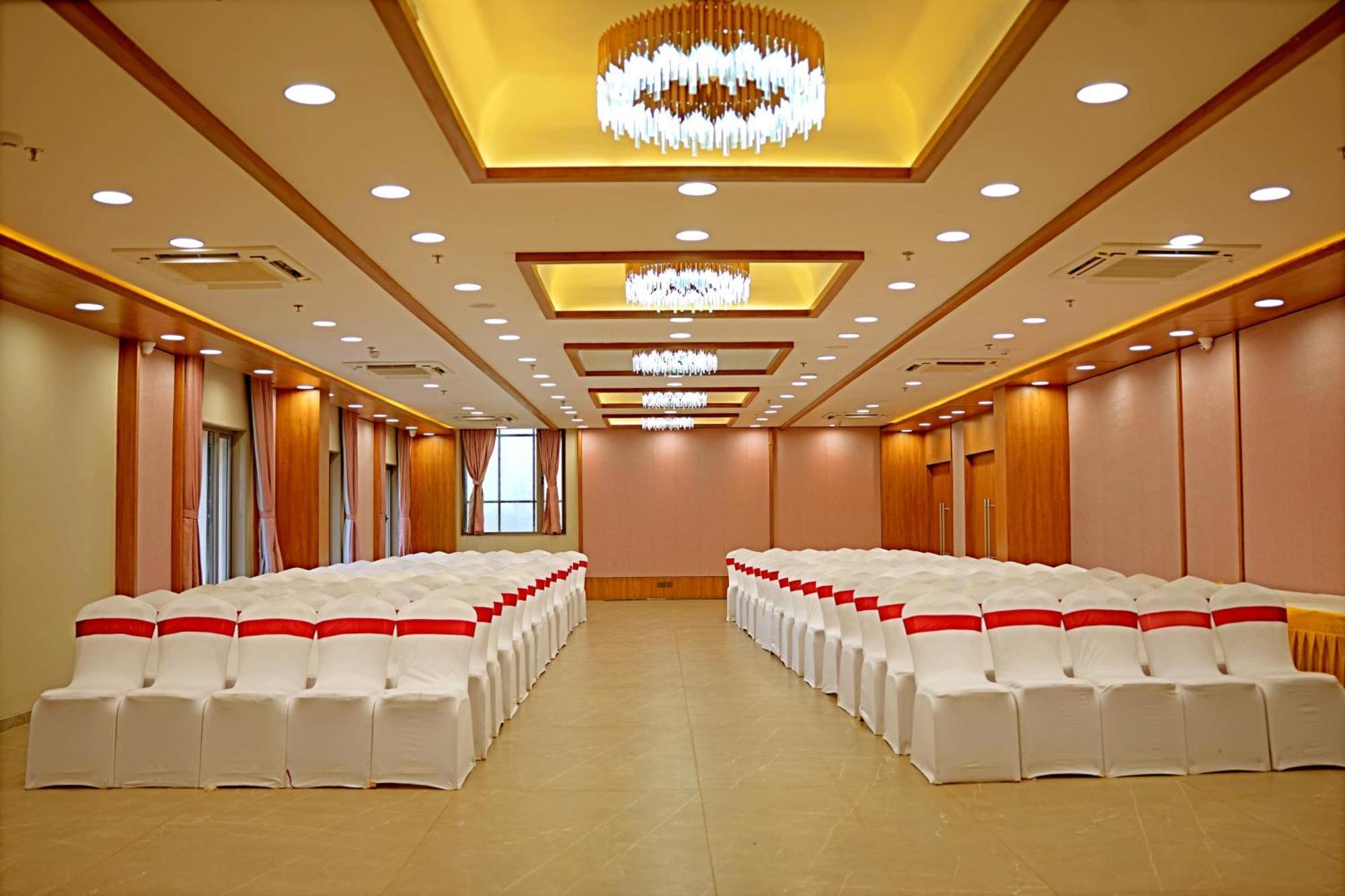 The Sky Imperial Hotel Kailash Jamnagar Ngoại thất bức ảnh