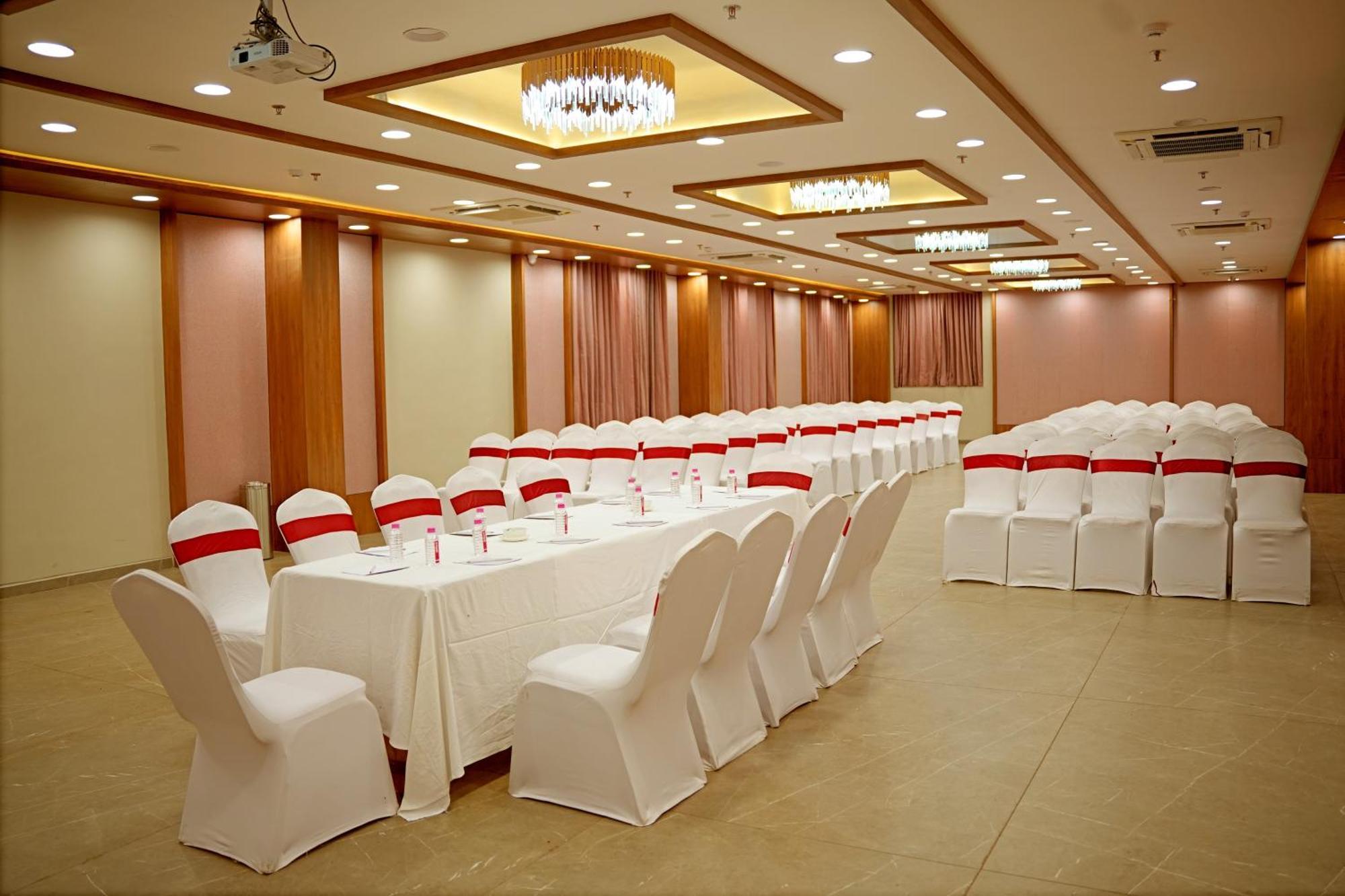 The Sky Imperial Hotel Kailash Jamnagar Ngoại thất bức ảnh